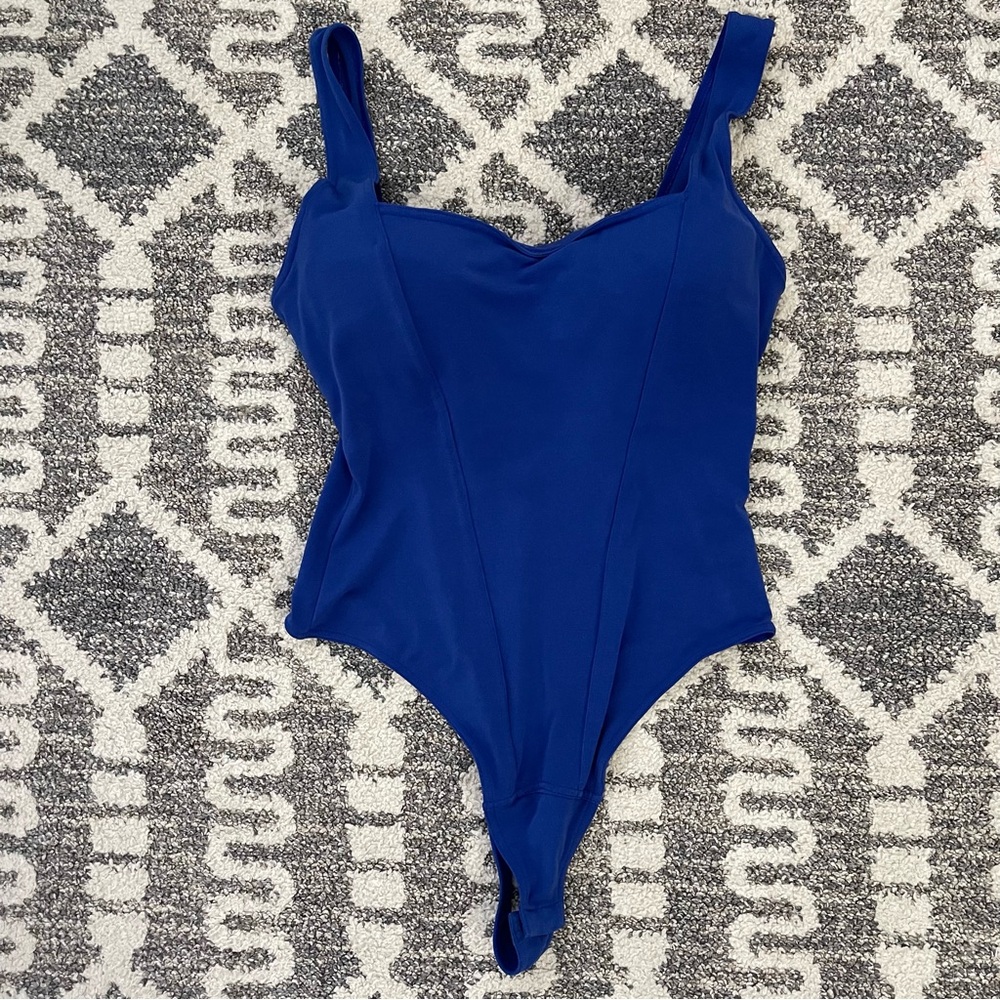 Moda Square Neck Body Suit Size Medium